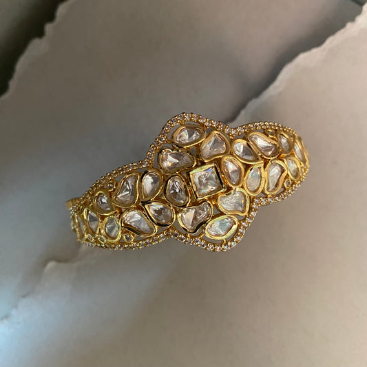 Gulab White Kundan Kada