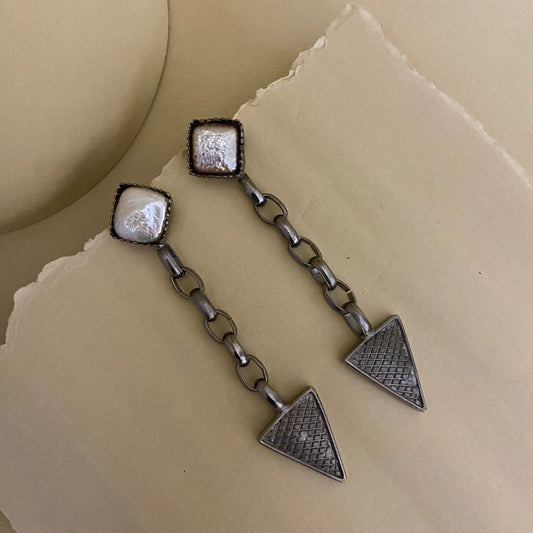 Pearl Link Dark Silver Earrings