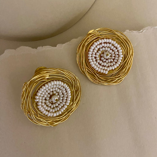Twisted Wire And Pearl Studs Earrings