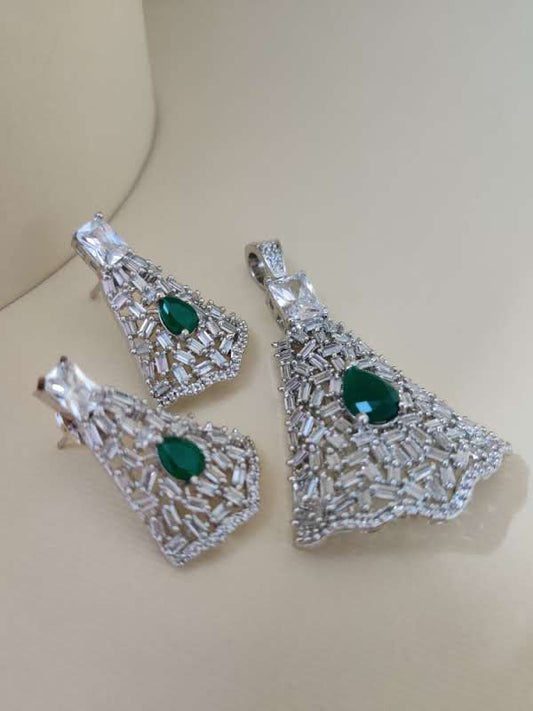 Emerello Pendant Earrings Set