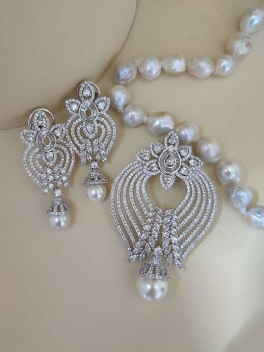 Pearlita Pendant Earring Set