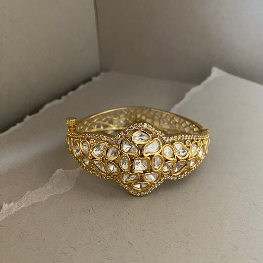 Gulab White Kundan Kada